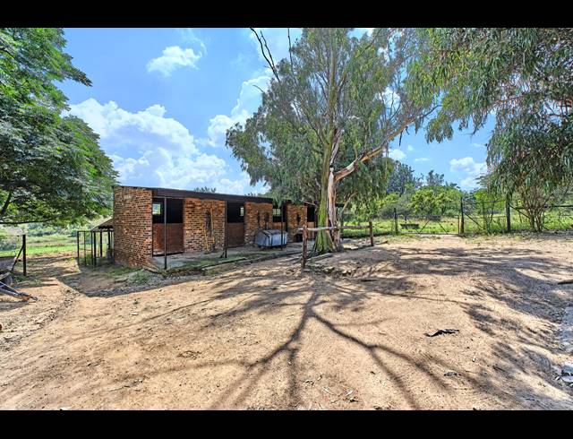 4 BEDROOM EQUESTRIAN PROPERTY FOR SALE IN SUN VALLEY